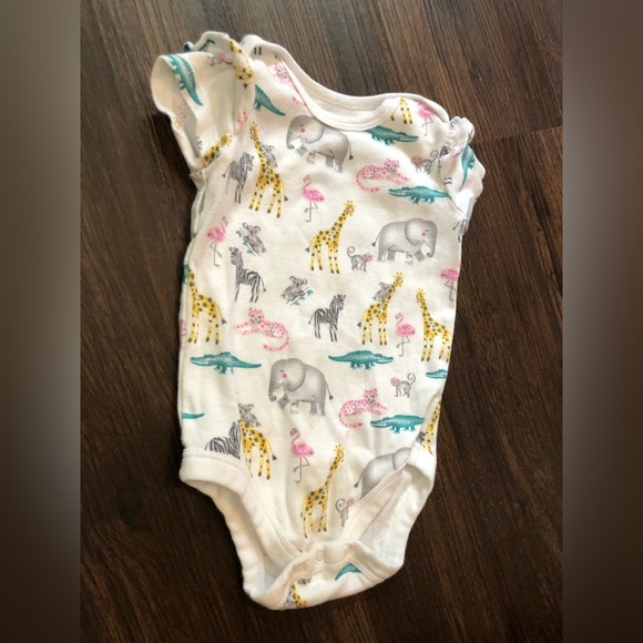 Member's Mark Baby's Favorite Bodysuit Baby Girl size 6-9 months Onesie Snaps - Picture 3 of 4